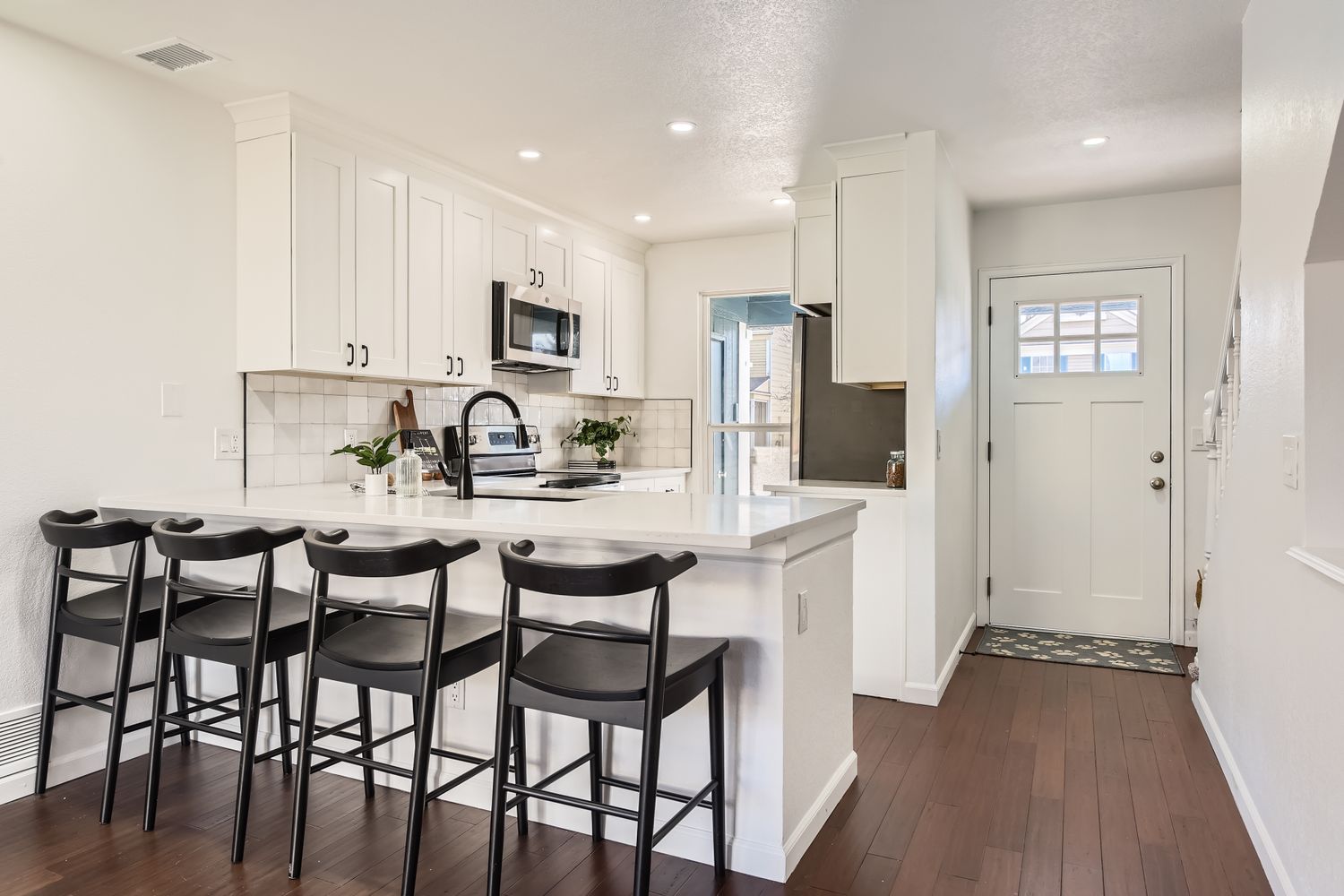 Modern kitchen interior remodel in Littleton, Colorado